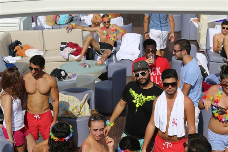 Summer Cloud 961 Boat Part 2